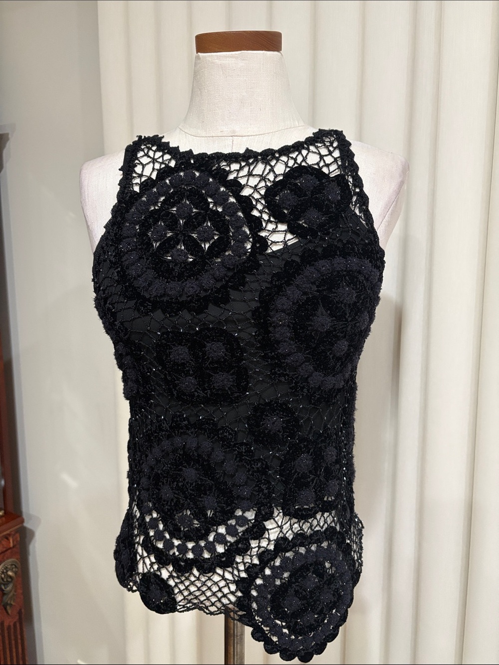Kay Unger Black open knit textured Crochet tank top silk inner tank luxury small